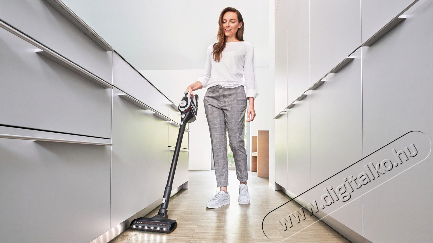 Bosch BSS8224 Perfect Selection Porzs&aacute;k n&eacute;lk&uuml;li porsz&iacute;v&oacute; H&aacute;ztart&aacute;s / Otthon / K&uuml;lt&eacute;r - Porsz&iacute;v&oacute; / takar&iacute;t&oacute;g&eacute;p - K&eacute;zi / &aacute;ll&oacute; porsz&iacute;v&oacute; - 371830
