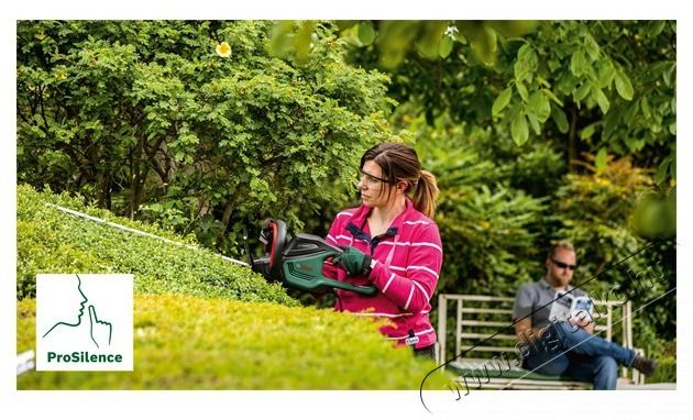 Bosch UniversalHedgeCut 60 elektromos s&ouml;v&eacute;nyv&aacute;g&oacute; (06008C0703) H&aacute;ztart&aacute;s / Otthon / K&uuml;lt&eacute;r - K&uuml;lt&eacute;r / kerti term&eacute;k / grill - S&ouml;v&eacute;ny / k&eacute;zi fű &eacute;s lomb v&aacute;g&oacute; - 414840