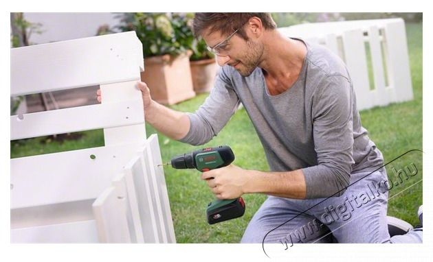 Bosch 06039D4000 Universaldrill 18V (akku &eacute;s t&ouml;ltő n&eacute;lk&uuml;l) akkus f&uacute;r&oacute;-csavaroz&oacute; H&aacute;ztart&aacute;s / Otthon / K&uuml;lt&eacute;r - Szersz&aacute;m - F&uacute;r&oacute; / f&uacute;r&oacute;kalap&aacute;cs - 447684
