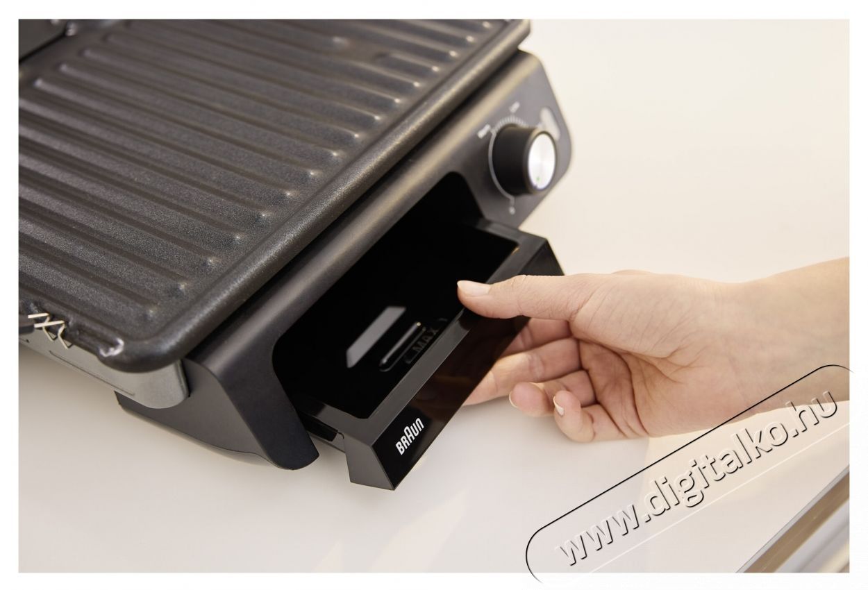 BRAUN MultiGrill CG5033 multifunkci&oacute;s elektromos grill, 0X17900014, 2000W, 3 m&oacute;d, 230 C maximum hőm&eacute;rs&eacute;klet, Ez&uuml;st/Fekete Konyhai term&eacute;kek - Konyhai kisg&eacute;p (s&uuml;t&eacute;s / főz&eacute;s / hűt&eacute;s / &eacute;telk&eacute;sz&iacute;t&eacute;s) - Kontakt grill s&uuml;tő / s&uuml;tőlap - 533103