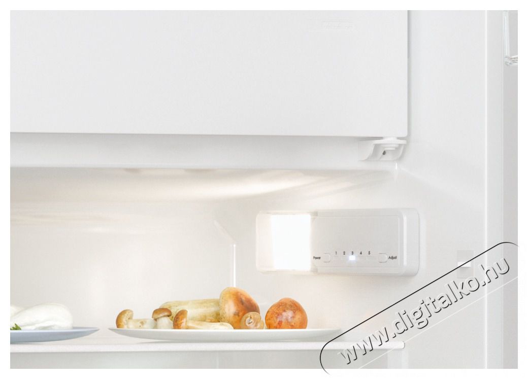 Candy CM4SE68W be&eacute;p&iacute;thető egyajt&oacute;s hűtő Konyhai term&eacute;kek - Hűtő, fagyaszt&oacute; (be&eacute;p&iacute;thető) - Egyajt&oacute;s hűtő - 500902
