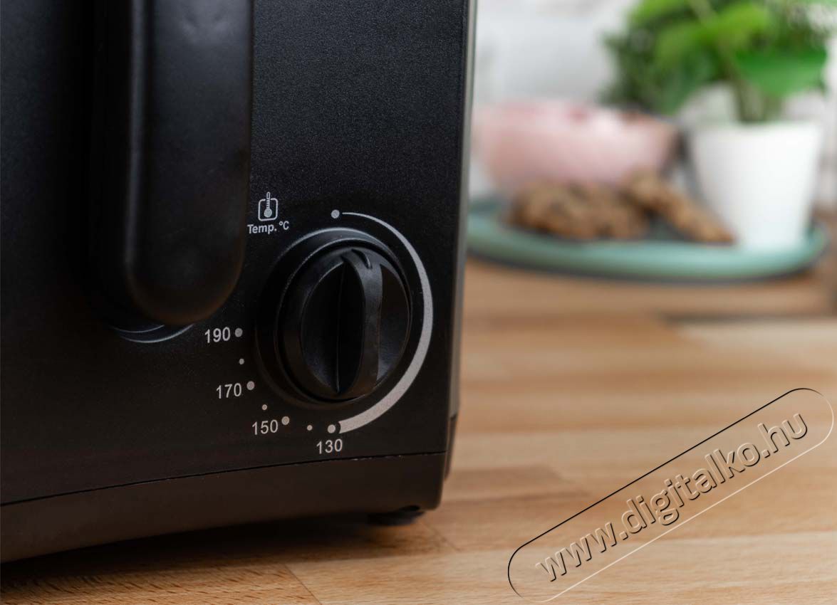 Clatronic FR 3649 Olajs&uuml;tő Konyhai term&eacute;kek - Konyhai kisg&eacute;p (s&uuml;t&eacute;s / főz&eacute;s / hűt&eacute;s / &eacute;telk&eacute;sz&iacute;t&eacute;s) - Olajs&uuml;tő - 360539