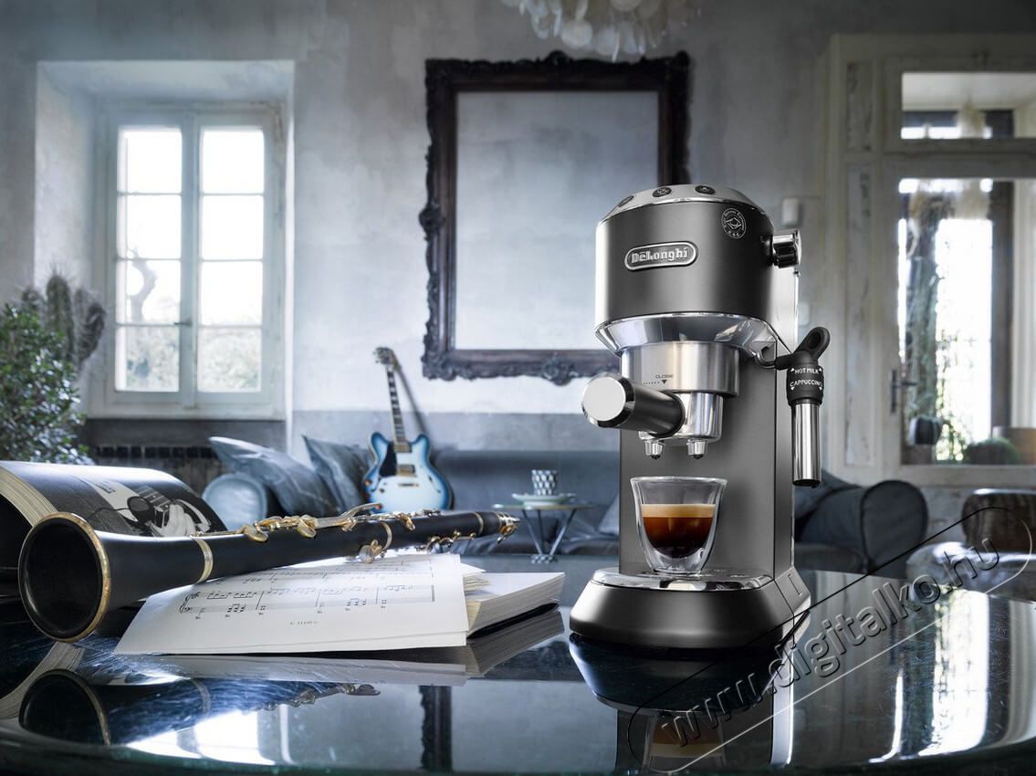 Delonghi Dedica Style EC 685.BK k&aacute;v&eacute;főző Konyhai term&eacute;kek - K&aacute;v&eacute;főző / k&aacute;v&eacute;&ouml;rlő / kieg&eacute;sz&iacute;tő - Pressz&oacute; k&aacute;v&eacute;főző - 322299