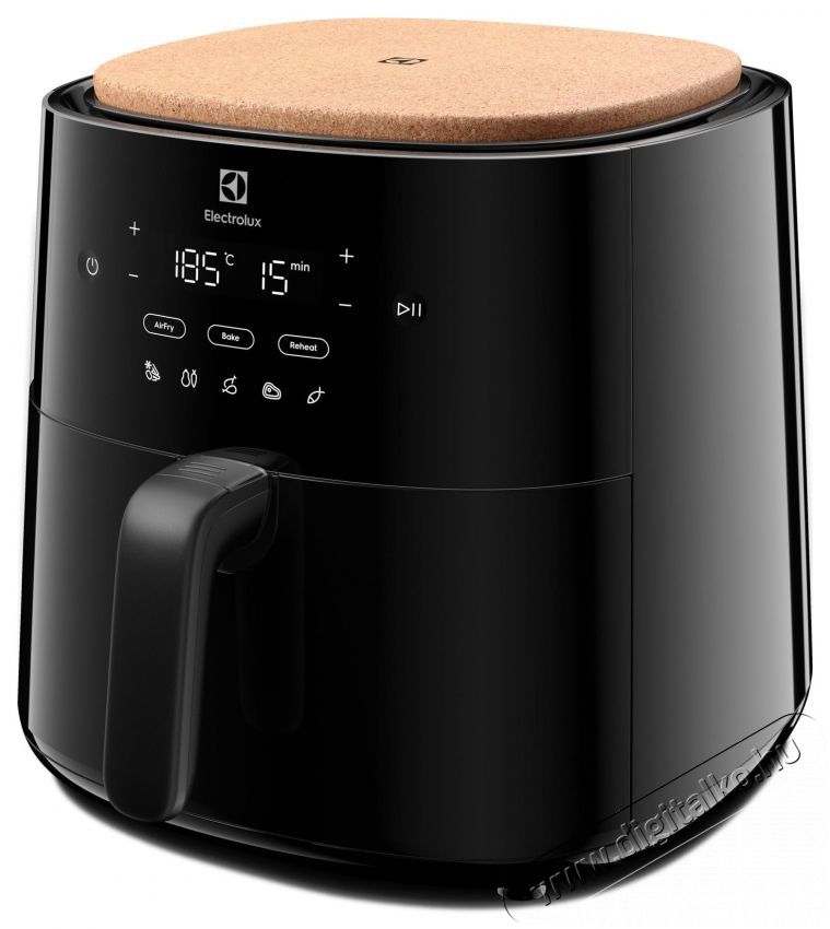 EAF5B 700 fekete 5 L forrólevegős sütő