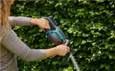 Gardena 14731-20 ComfortCut 60/18V P4A S&ouml;v&eacute;nyny&iacute;r&oacute; akkumul&aacute;torral H&aacute;ztart&aacute;s / Otthon / K&uuml;lt&eacute;r - K&uuml;lt&eacute;r / kerti term&eacute;k / grill - S&ouml;v&eacute;ny / k&eacute;zi fű &eacute;s lomb v&aacute;g&oacute; - 365547