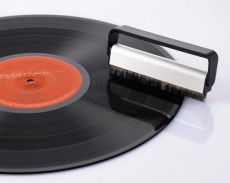 Hama Sz&eacute;nsz&aacute;las tiszt&iacute;t&oacute;kefe hanglemezekhez - 44707 Audio-Video / Hifi / Multim&eacute;dia - Bakelit lemezj&aacute;tsz&oacute; - Kieg&eacute;sz&iacute;tő - 297525