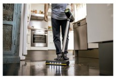 Karcher K&auml;rcher 1.198-670.0 VC 6 Cordless ourFamily vezet&eacute;k n&eacute;lk&uuml;li &aacute;ll&oacute; porsz&iacute;v&oacute; H&aacute;ztart&aacute;s / Otthon / K&uuml;lt&eacute;r - Porsz&iacute;v&oacute; / takar&iacute;t&oacute;g&eacute;p - K&eacute;zi / &aacute;ll&oacute; porsz&iacute;v&oacute; - 497353