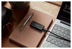 Kingston XS1000 SSD 2TB Iroda &eacute;s sz&aacute;m&iacute;t&aacute;stechnika - Adatt&aacute;rol&oacute; / merevlemez - K&uuml;lső SSD - 503356
