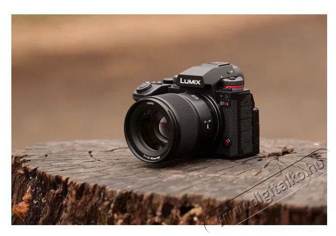 PANASONIC Lumix S1IIE v&aacute;z F&eacute;nyk&eacute;pezőg&eacute;p / kamera - MILC cser&eacute;lhető objekt&iacute;ves kompakt f&eacute;nyk&eacute;pezőg&eacute;p - 520066