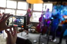 Rode Videomic Me Mini vide&oacute;mikrofon mobil eszk&ouml;z&ouml;kh&ouml;z Fot&oacute;-Vide&oacute; kieg&eacute;sz&iacute;tők - Mikrofon - Fot&oacute;-vide&oacute; mikrofon - 298980