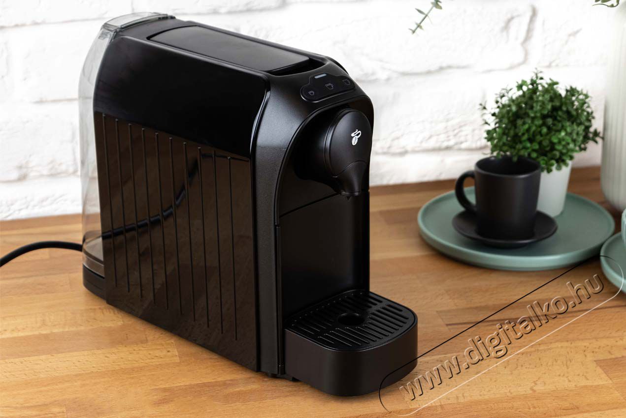 Tchibo Cafissimo Easy kapszul&aacute;s k&aacute;v&eacute;főző - fekete Konyhai term&eacute;kek - K&aacute;v&eacute;főző / k&aacute;v&eacute;&ouml;rlő / kieg&eacute;sz&iacute;tő - Kapszul&aacute;s / podos k&aacute;v&eacute;főző - 353442