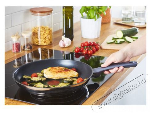 Tefal G7300455 Daily cook serpenyő 24cm Konyhai term&eacute;kek - Ed&eacute;ny - Serpenyő - 384130
