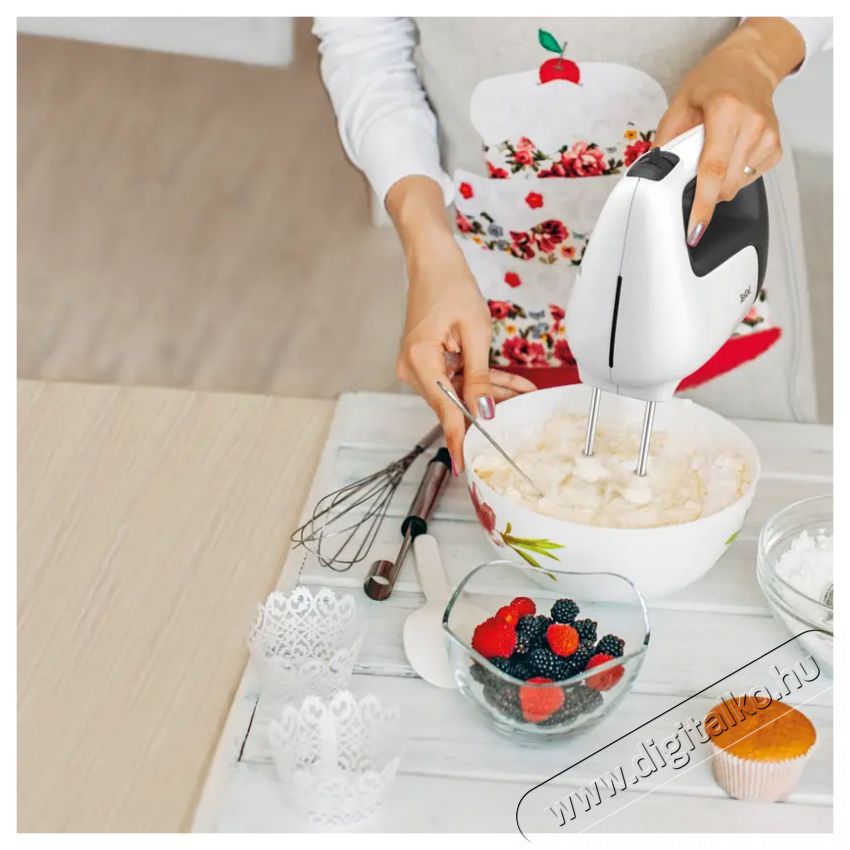 Tefal HT460138 k&eacute;zi mixer Konyhai term&eacute;kek - Konyhai kisg&eacute;p (elők&eacute;sz&iacute;t&eacute;s / feldolgoz&aacute;s) - K&eacute;zi mixer - 370442