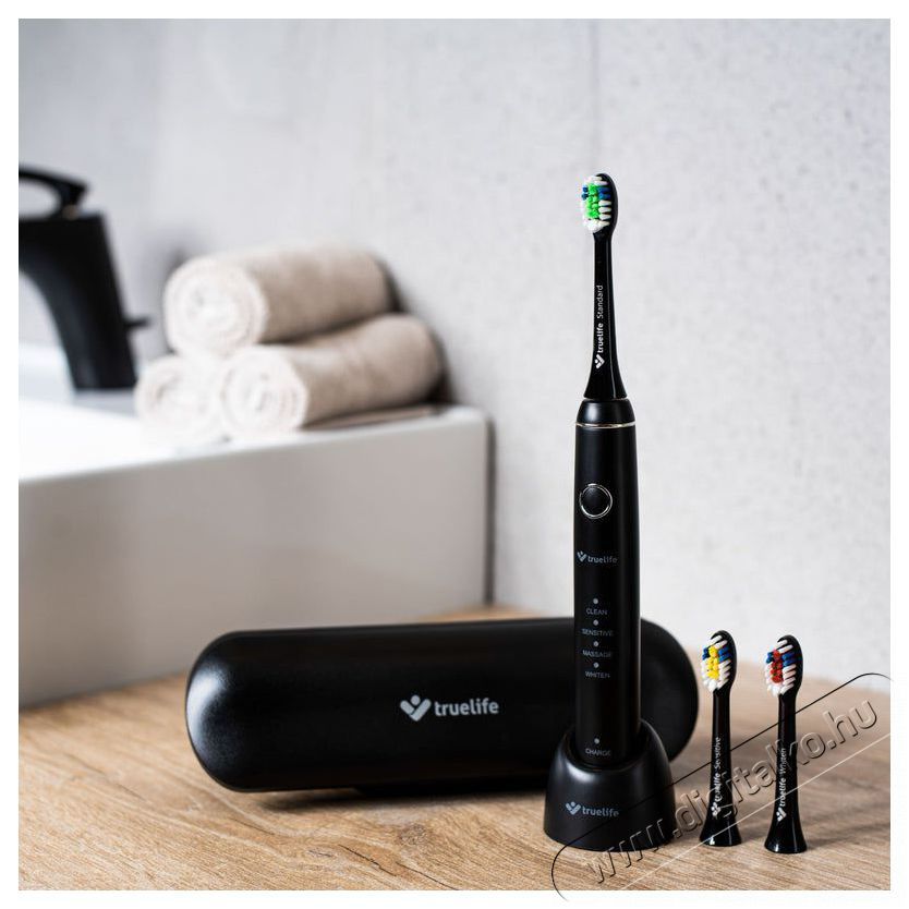 TRUELIFE SonicBrush Compact Black Elektromos fogkefe Sz&eacute;ps&eacute;g&aacute;pol&aacute;s / Eg&eacute;szs&eacute;g - Sz&aacute;j / fog &aacute;pol&aacute;s - Elektromos fogkefe - 526503