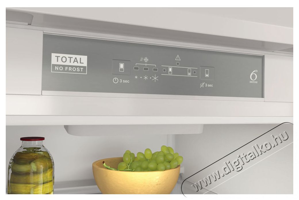 Whirlpool WHC18 T322 HŰTŐ BE&Eacute;P&Iacute;THETŐ ALULFAGYASZT&Oacute;S Konyhai term&eacute;kek - Hűtő, fagyaszt&oacute; (be&eacute;p&iacute;thető) - Alulfagyaszt&oacute;s kombin&aacute;lt hűtő - 372662