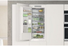 Whirlpool WHC20 T352 HŰTŐ BE&Eacute;P&Iacute;THETŐ ALULFAGYASZT&Oacute;S Konyhai term&eacute;kek - Hűtő, fagyaszt&oacute; (be&eacute;p&iacute;thető) - Alulfagyaszt&oacute;s kombin&aacute;lt hűtő - 373283